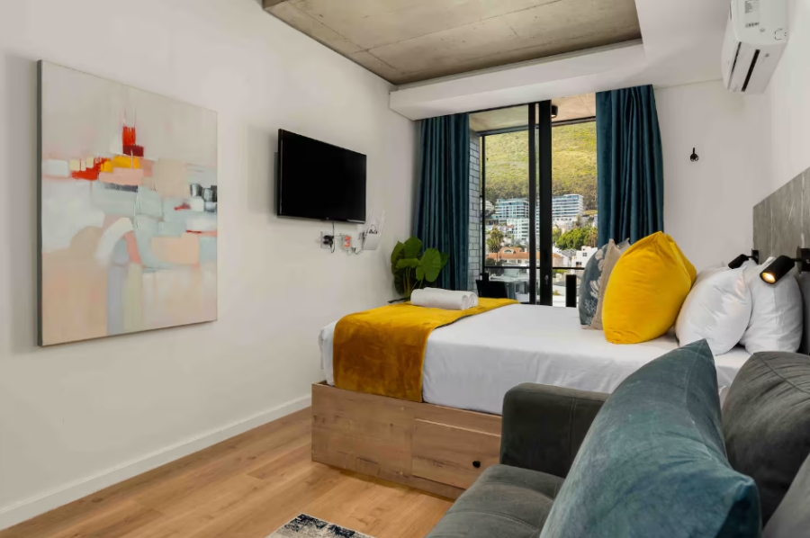 To Let 1 Bedroom Property for Rent in Sea Point Western Cape